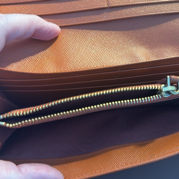 Authentic Prada wallet. Orange. - Picture 5 of 8